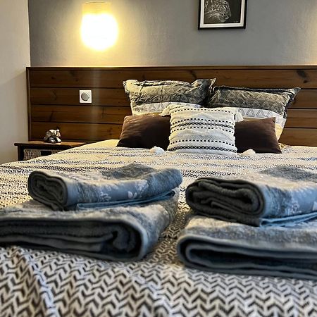 Chambres D'Hotes Le Saint Victor - Provence, Vaucluse Pernes-les-Fontaines Esterno foto