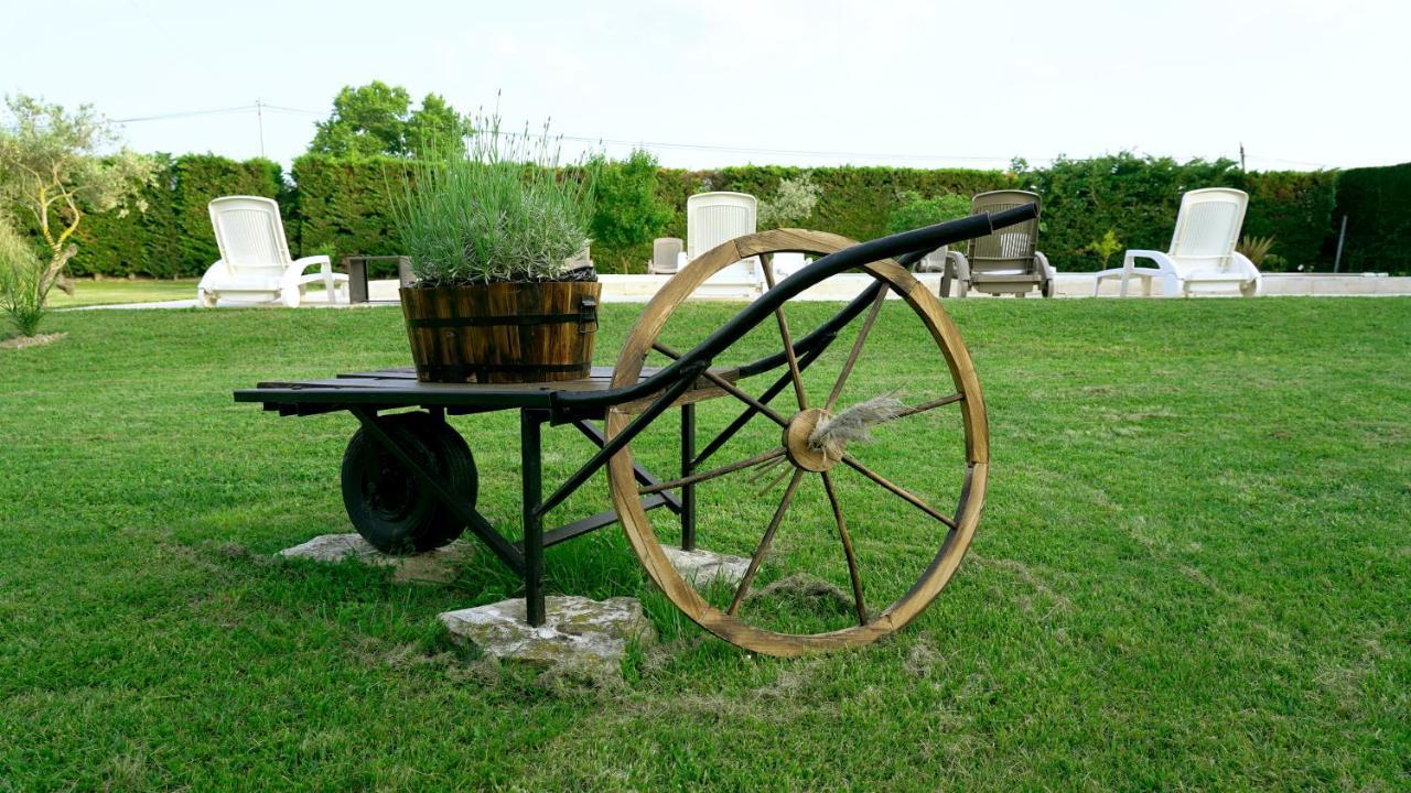 Chambres D'Hotes Le Saint Victor - Provence, Vaucluse Pernes-les-Fontaines Esterno foto