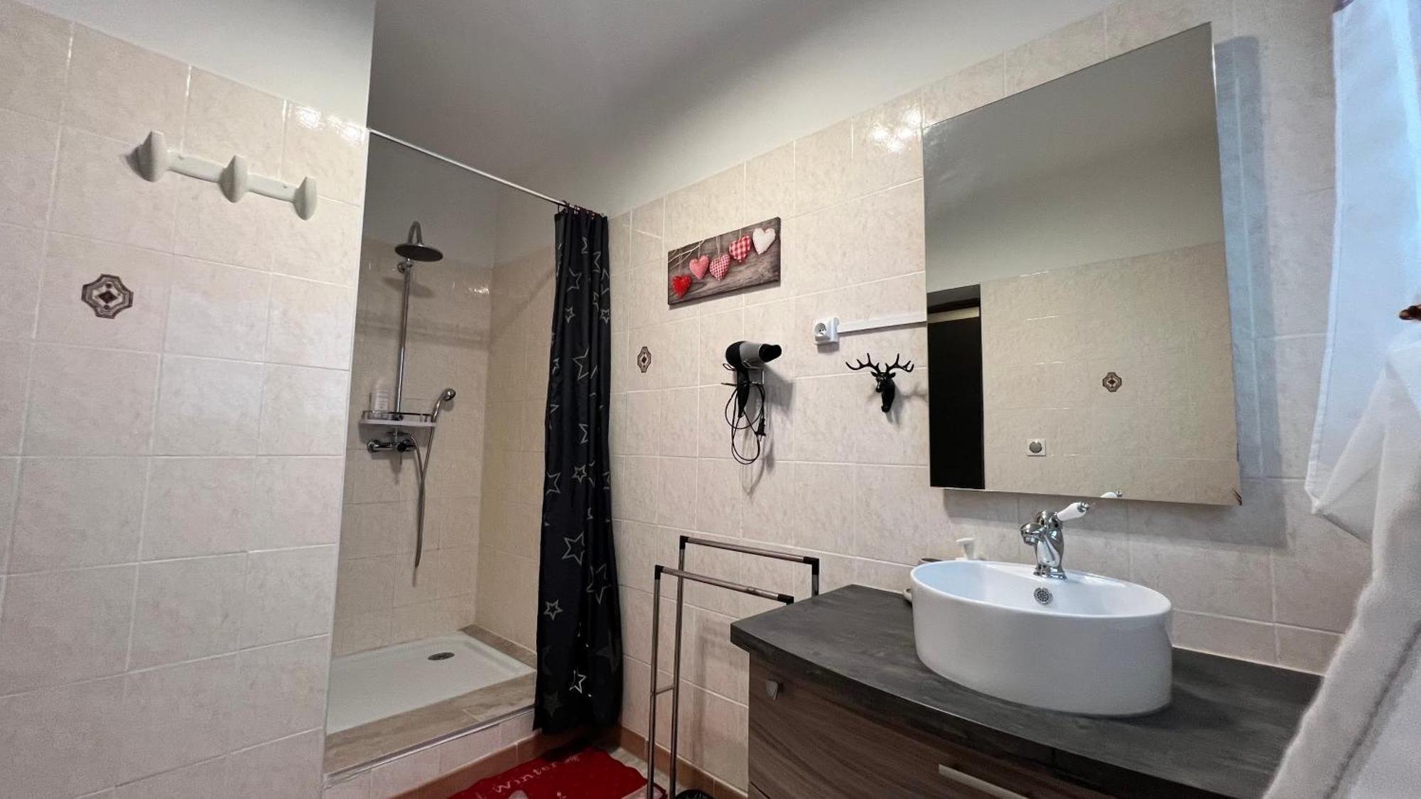 Chambres D'Hotes Le Saint Victor - Provence, Vaucluse Pernes-les-Fontaines Esterno foto