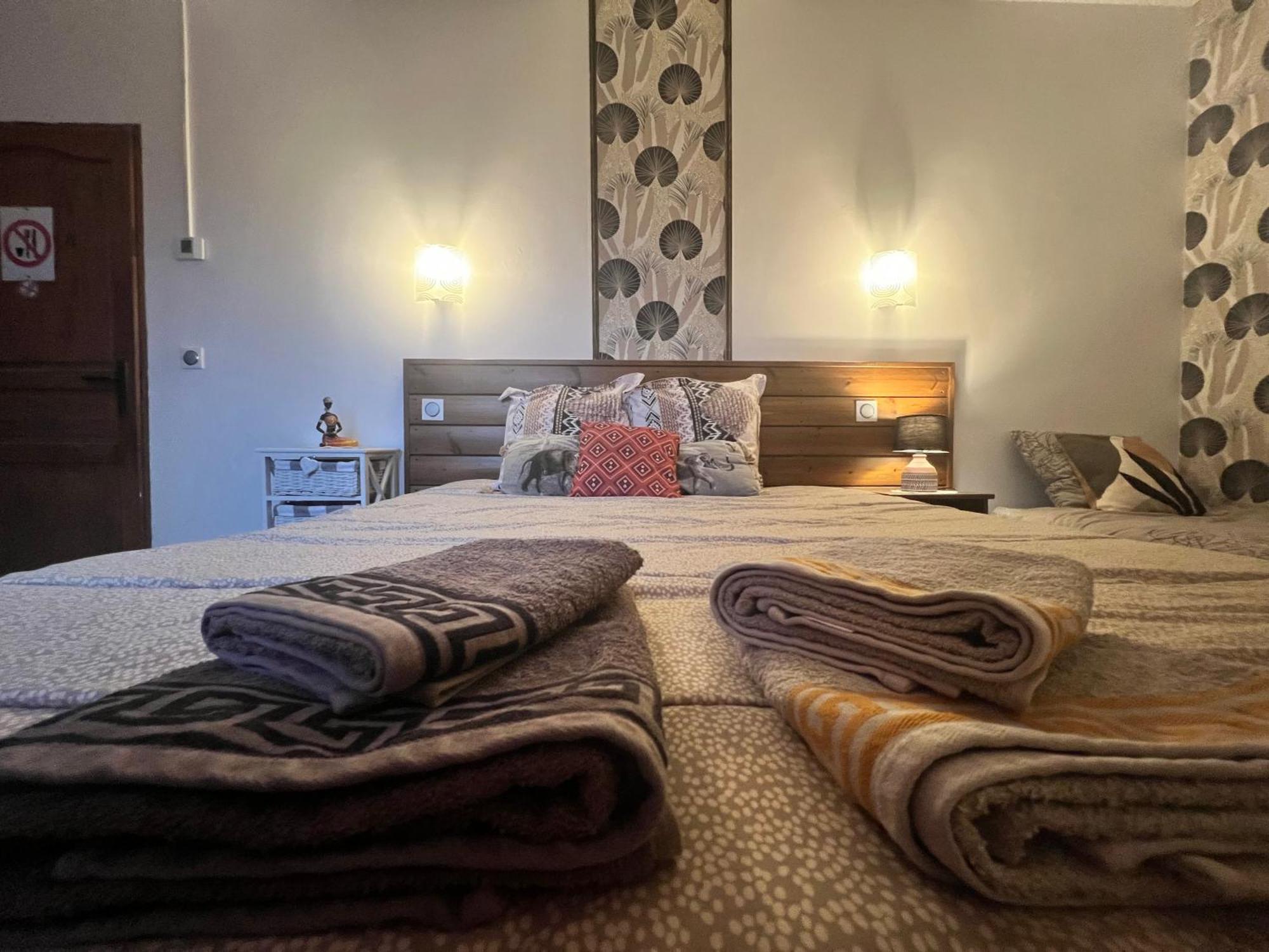 Chambres D'Hotes Le Saint Victor - Provence, Vaucluse Pernes-les-Fontaines Esterno foto