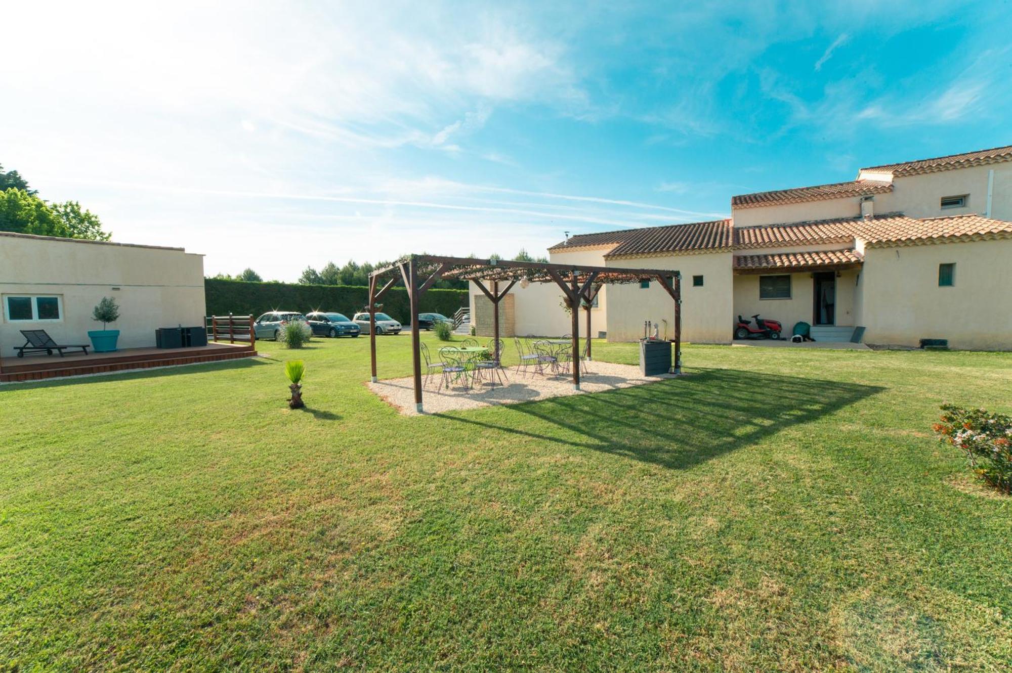 Chambres D'Hotes Le Saint Victor - Provence, Vaucluse Pernes-les-Fontaines Esterno foto